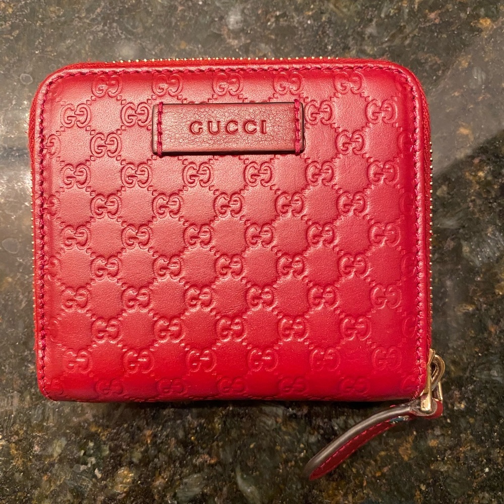 Gucci Women’s Signature GG Small Bifold Wallet Red
